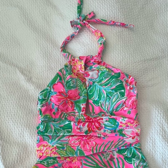 LILLY PULITZER LEDGER HALTER ONE PIECE
MULTI JOURNEY TO THE JUNGLE SWIMSUIT NWT - Picture 6 of 16